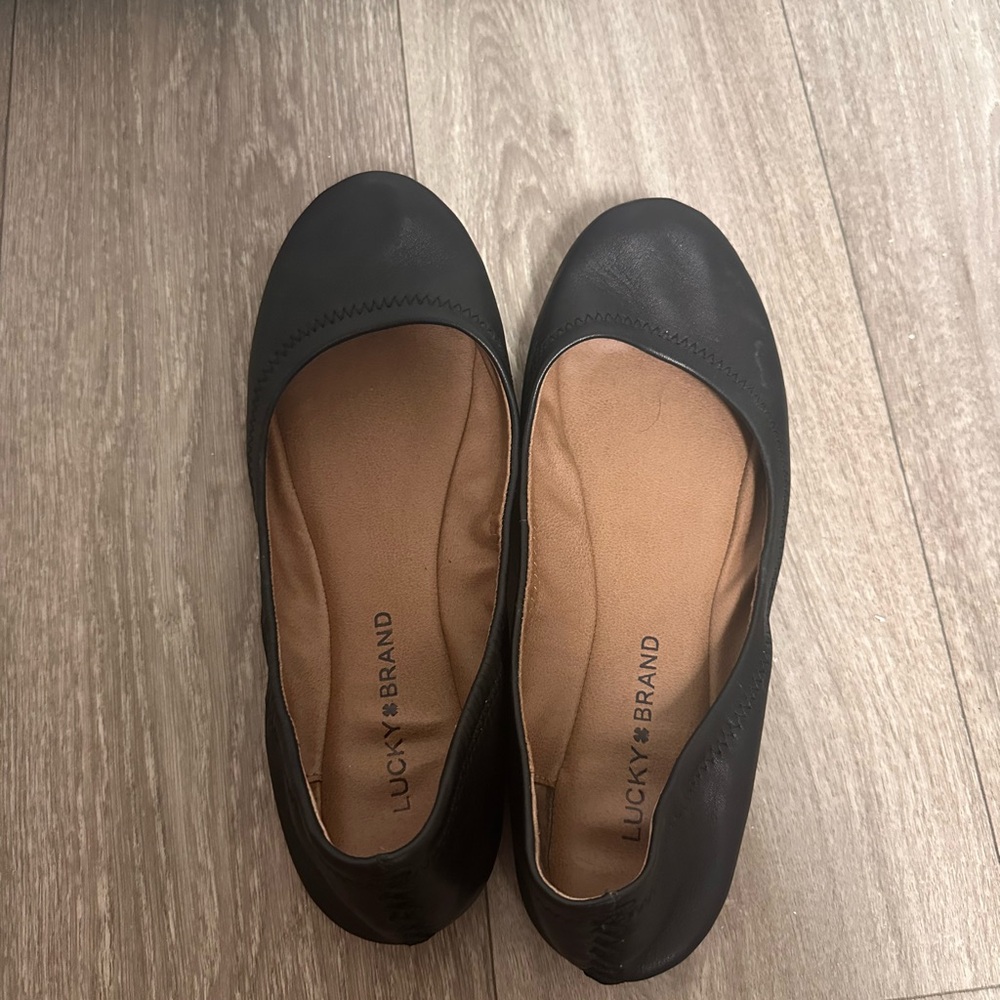 Lucky Brand Black Round-Toe Ballet Flats
